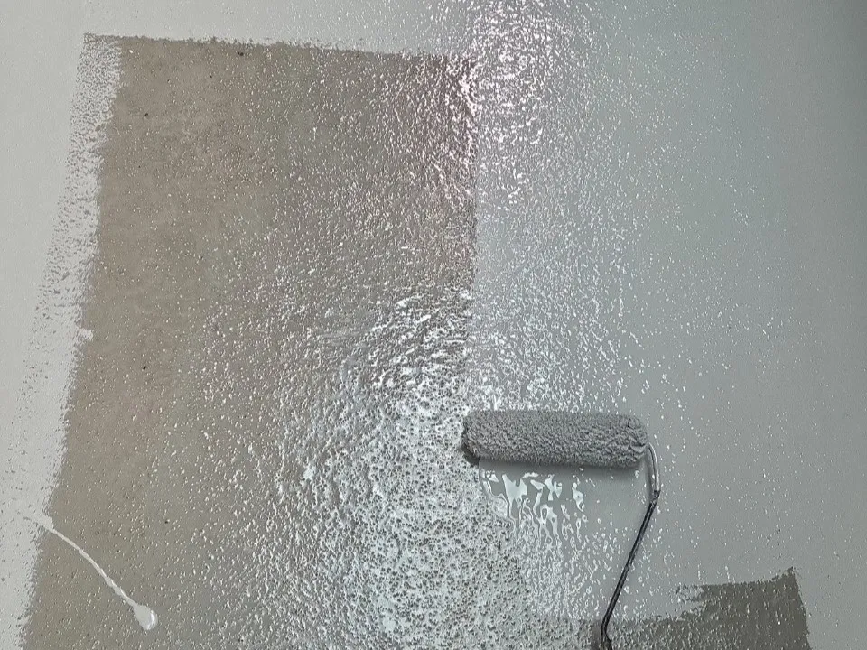 松戸市　ベランダ防水トップ　施工中